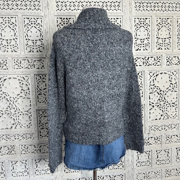White Stag Grey Cardigan Sweater With Rhinestone Embellished Snap Button Sz S - Picture 4 of 5